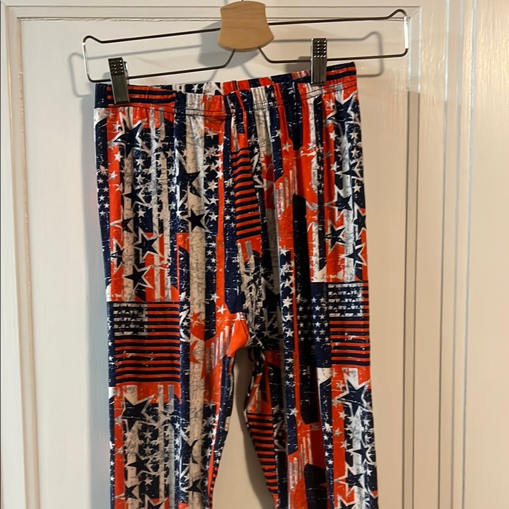 Super soft Patriotic Star and Stripe Leggings from Buskin one size 2-12 NWOT USA